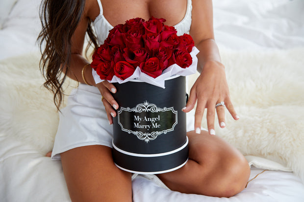 Luxury - Fresh Red Roses